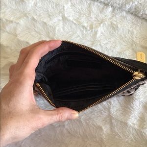 Michael Kors Bags - Michael Kors wristlet Michael Kors Bags - Michael Kors wristlet
